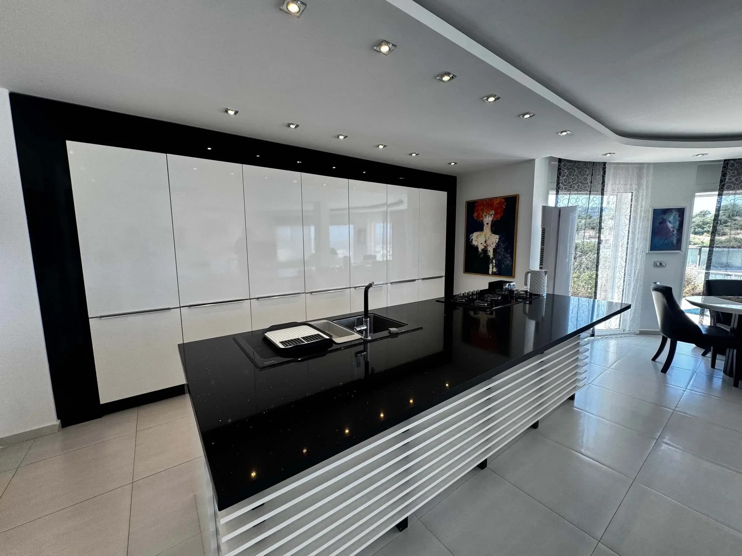 Exclusive Mansion in Yalıkavak with Sea & Marina Views and Expansion Potential — photo 6