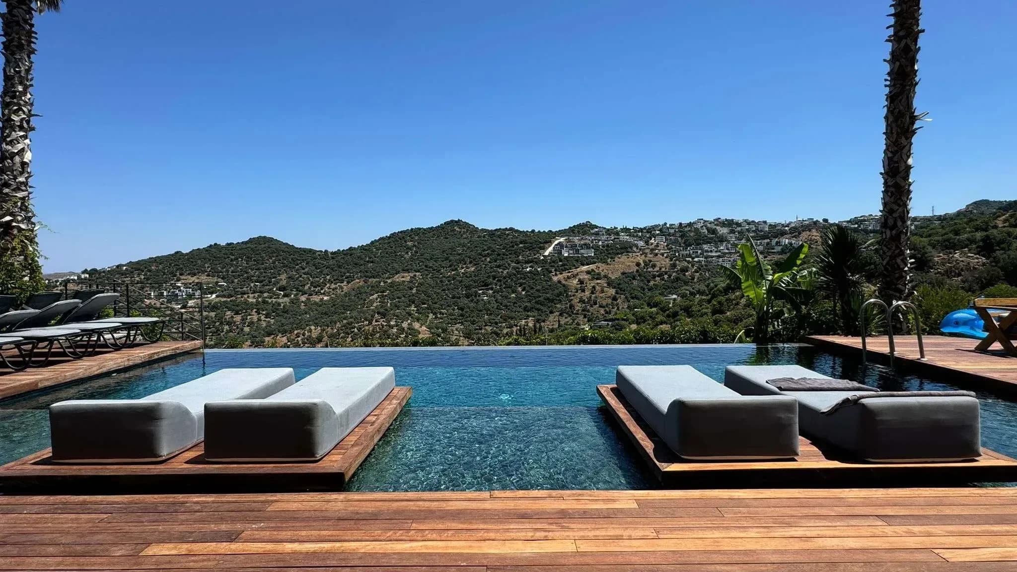 Luxury 4+1 Villa with Panoramic Sea Views in Yalıkavak — photo 1