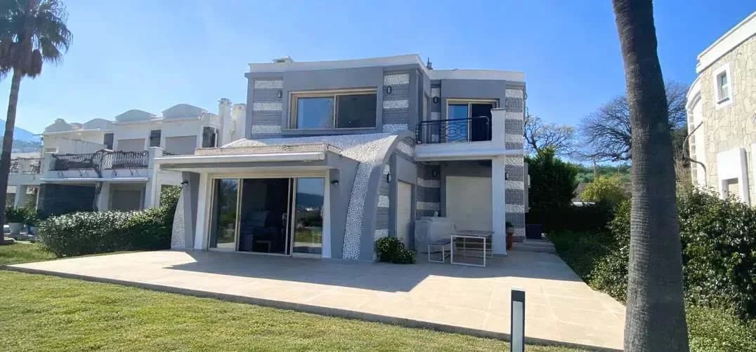 Exceptional 6+1 Villa in Türkbükü, Steps from the Sea — photo 3