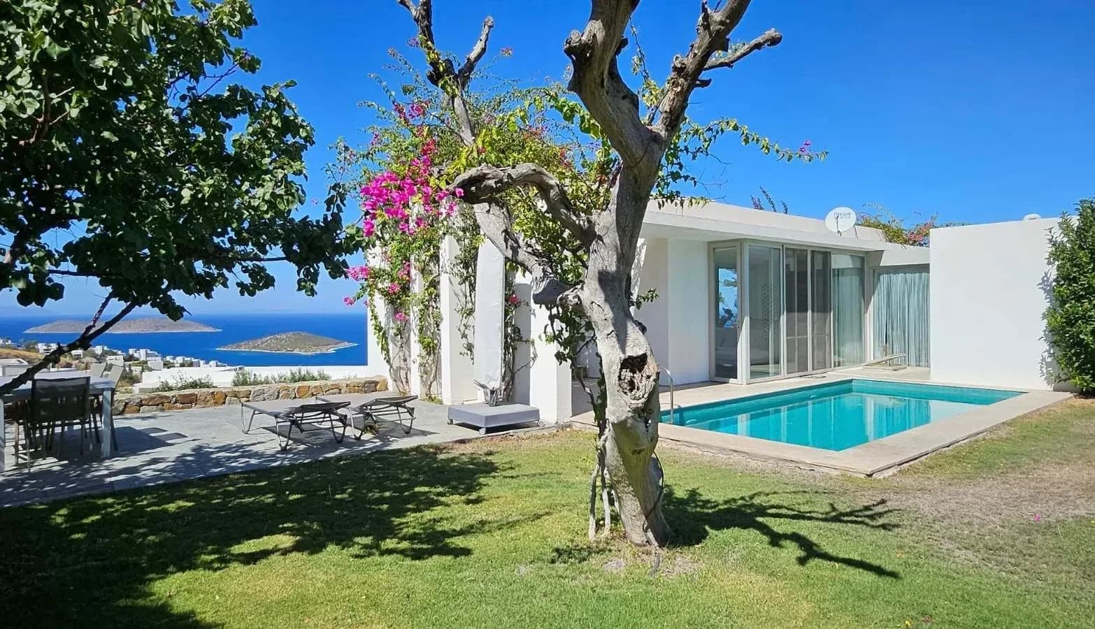 Exclusive 4+1 Villa with Private Pool and Panoramic Sea Views in Yalıkavak — photo 1