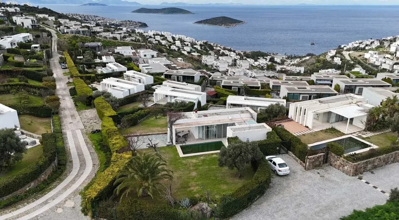 Exclusive 4+1 Villa with Private Pool and Panoramic Sea Views in Yalıkavak — photo 3