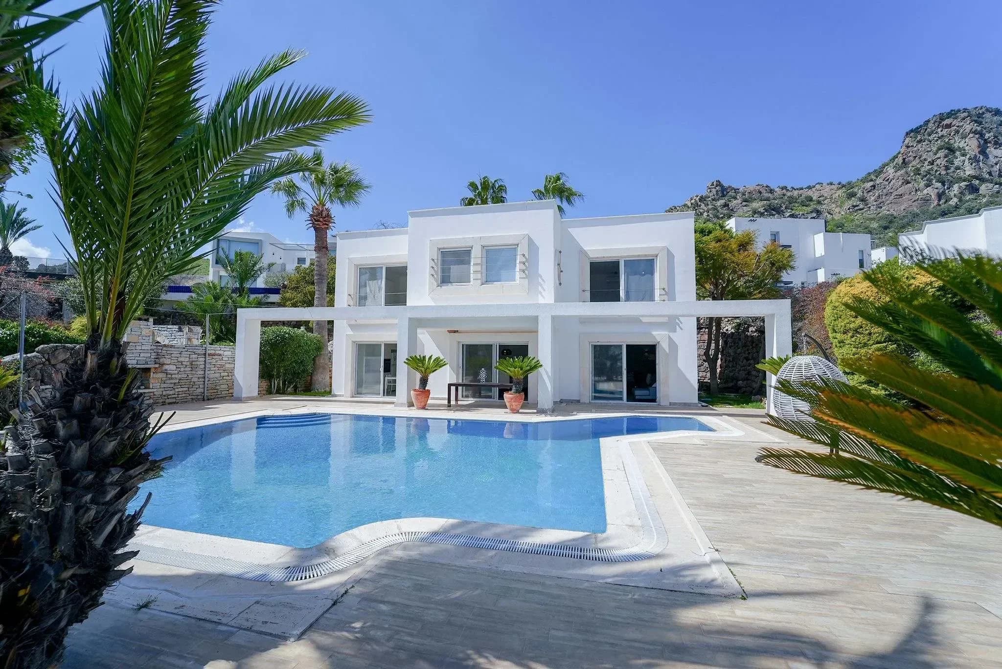 Exclusive Sea View Villa with Private Pool in Türkbükü — photo 2