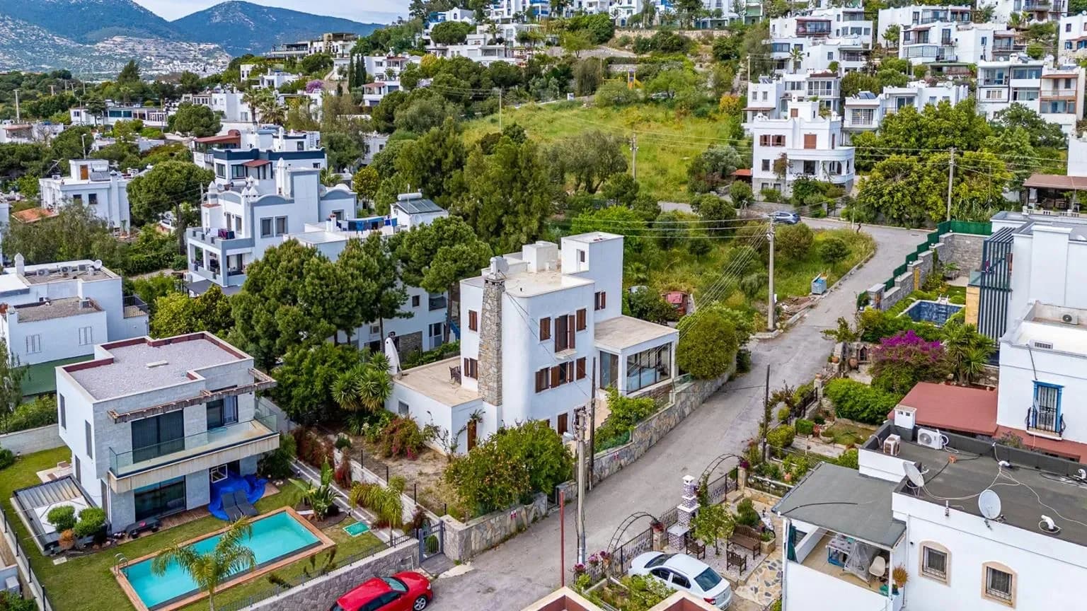Stunning 6+1 Villa with Annex and Sauna in Bitez Asarlık — photo 2
