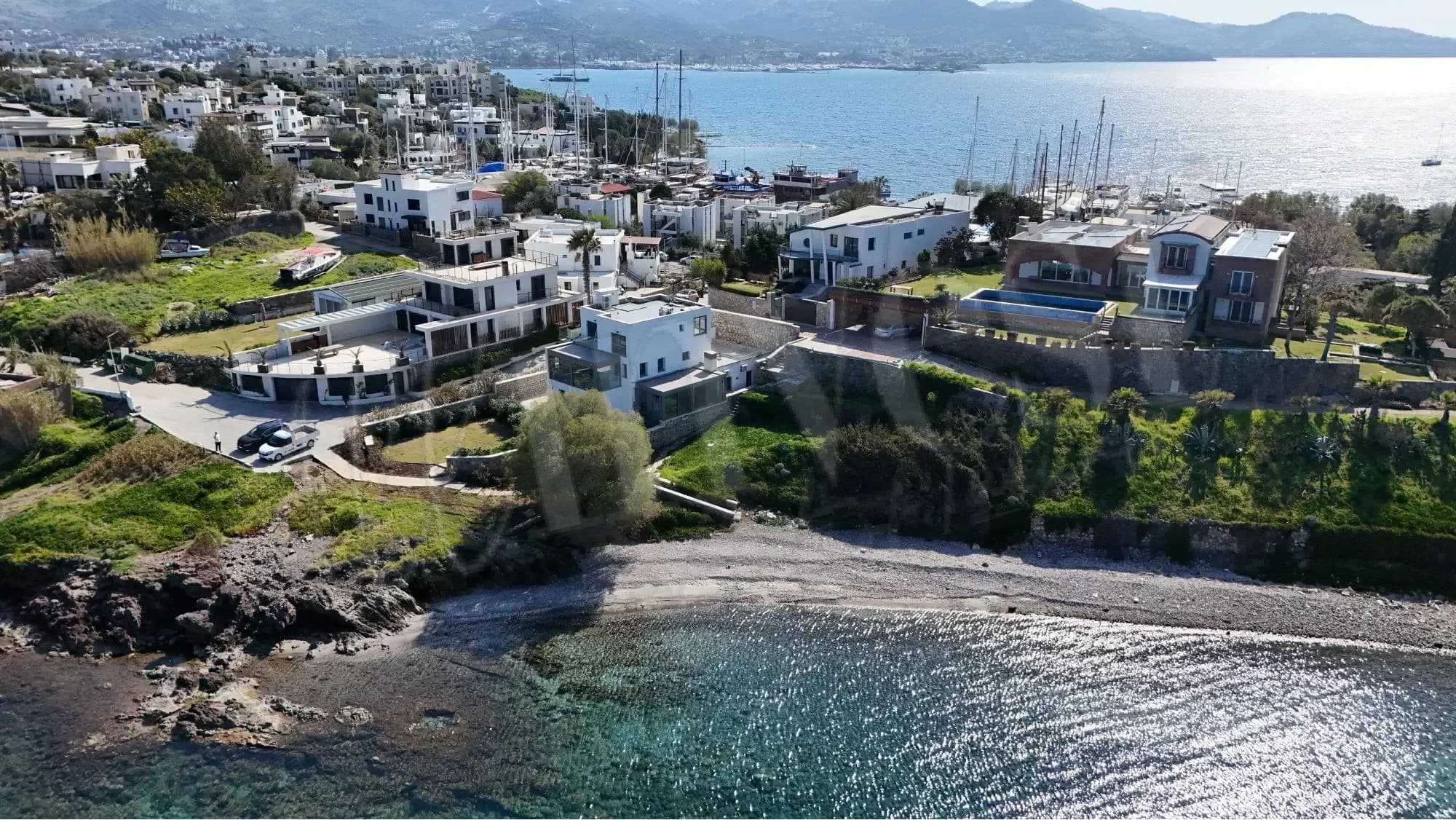 Absolute Seafront Triplex Villa in Yalıkavak, Küdür Bay — photo 1