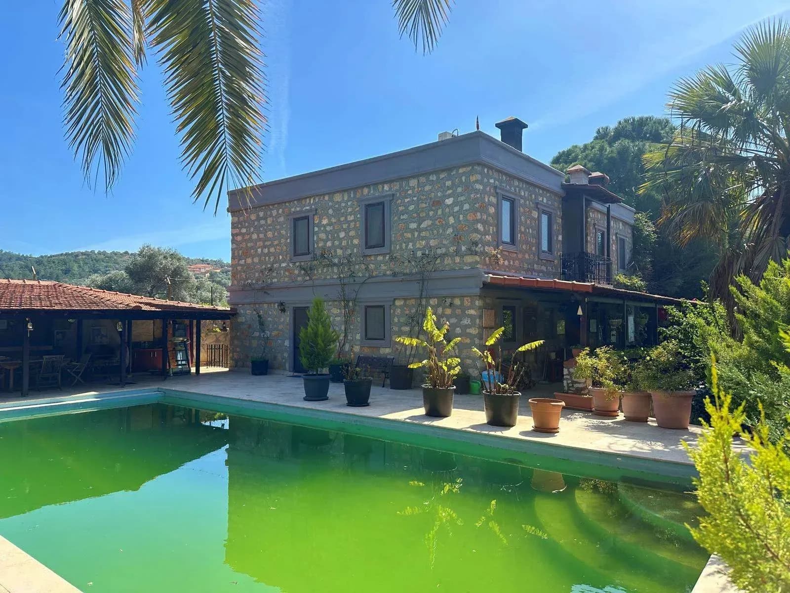 Exceptional Stone Villa with Extensive Land in Yalıçiftlik — photo 3