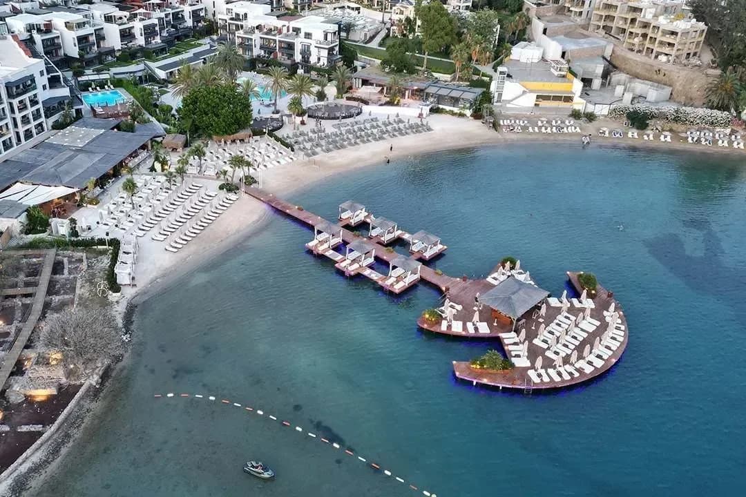 Luxury 3+1 Apartment with Sea View and Private Beach in Yalıkavak — photo 1