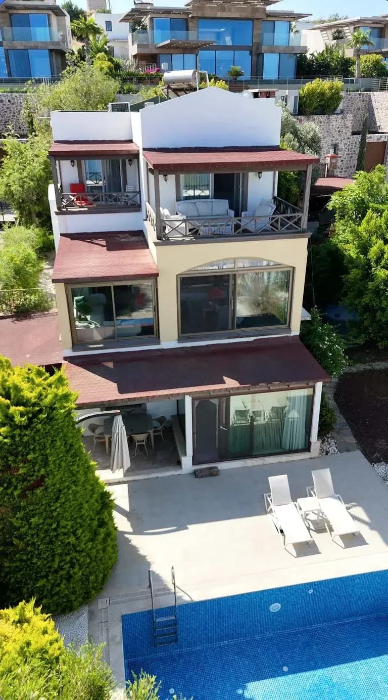 Exclusive 4+2 Villa with Panoramic Sea Views and Private Beach Access in Yalıkavak — photo 3