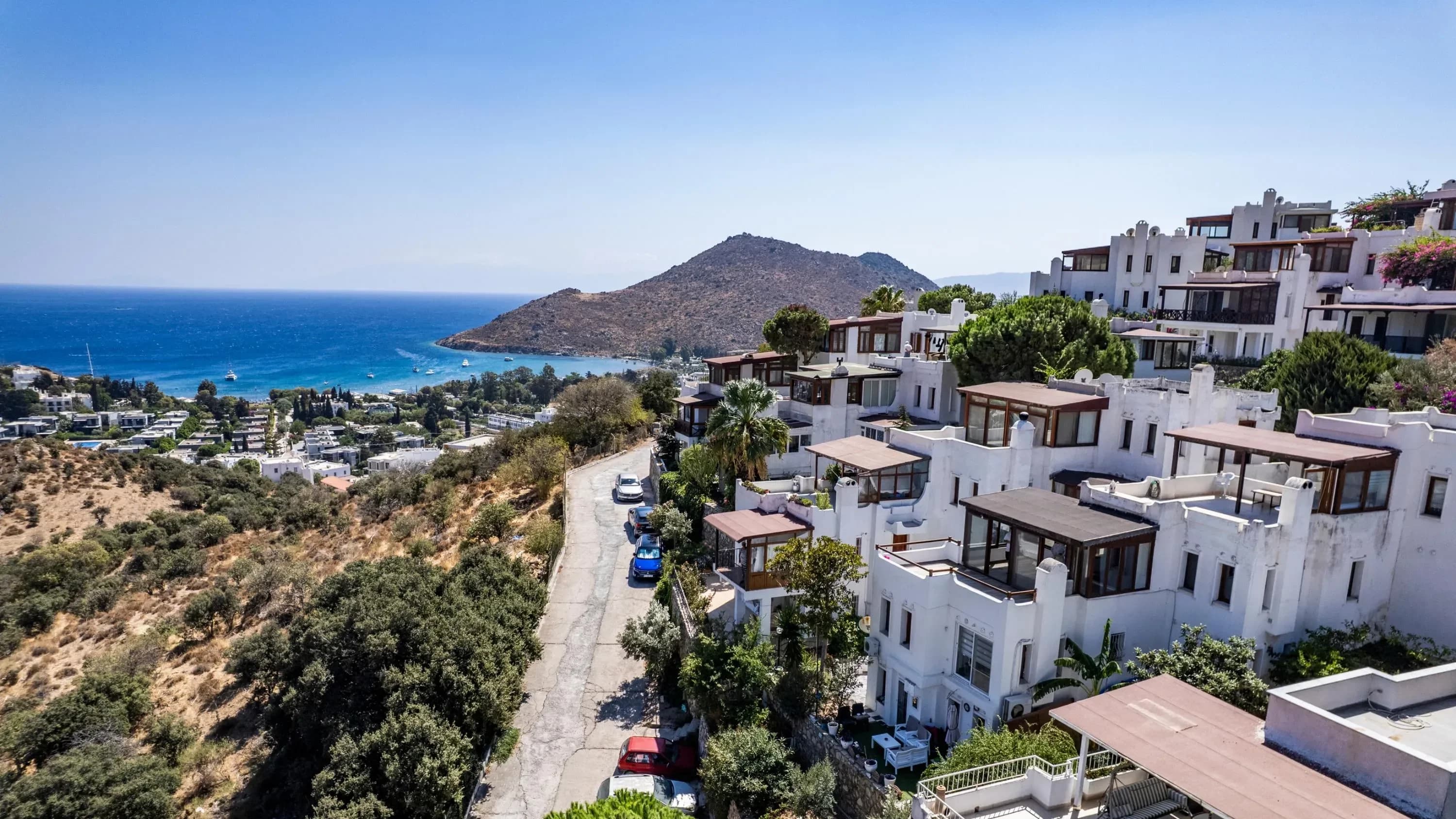 Renovated Duplex Apartment with Panoramic Sea Views in Akyarlar — photo 3